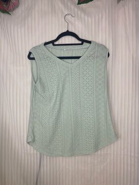 Womens Green Eyelet Sleeveless Blouse Top Size Large Boho Lightweight Summer
